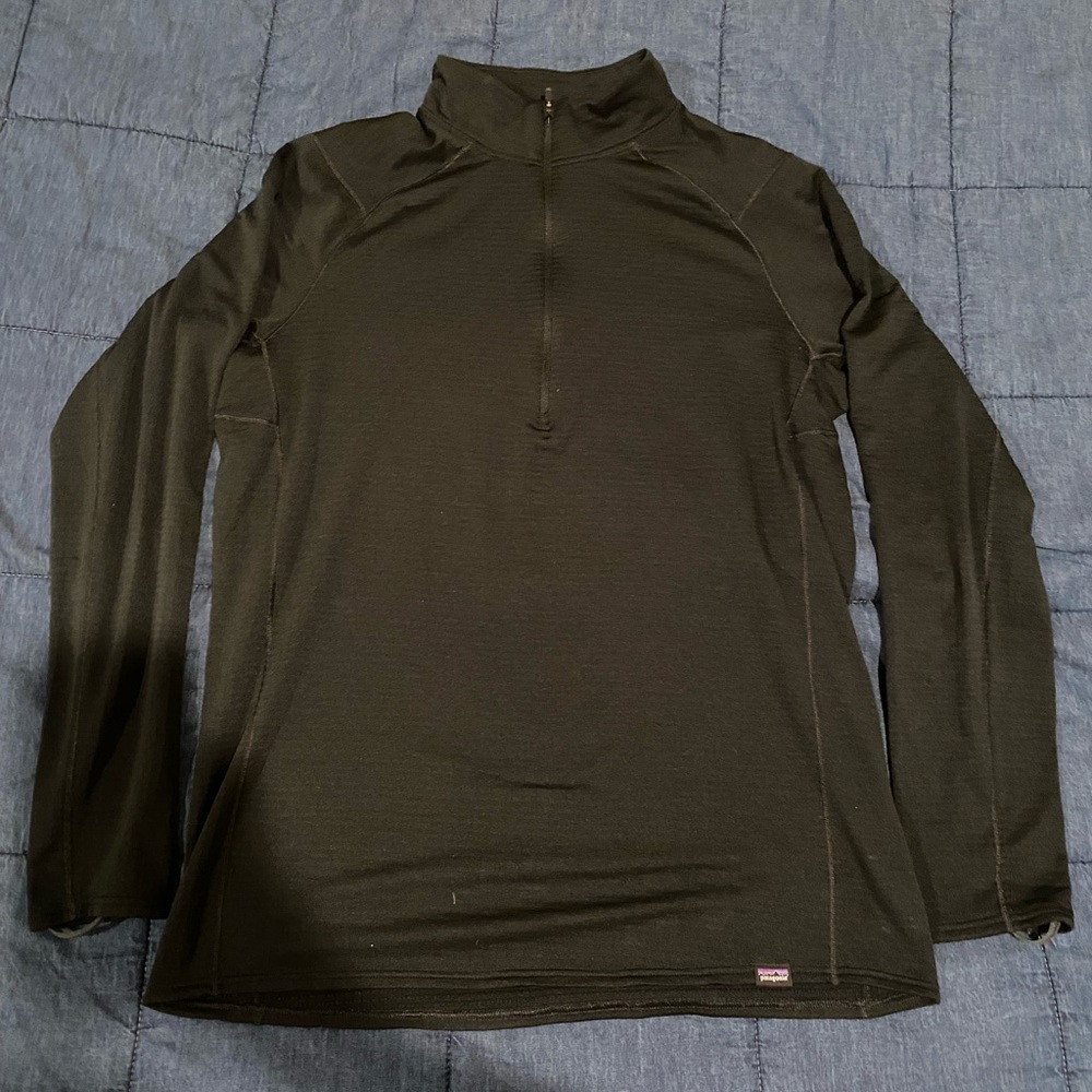 Black. Large. Patagonia baselayer fleece.